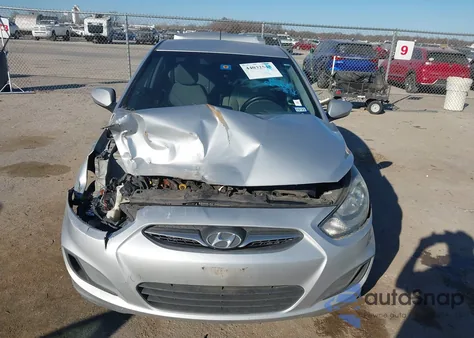 2013 Hyundai Accent Gls z USA, uszkodzony, nr VIN KMHCT4AE6DU535222